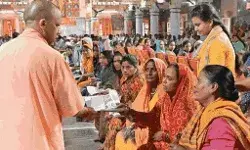 जनता दरबार में पहुंचे फरियादियों ने CM को सुनाया अपना दुखड़ा