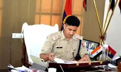 कप्तान ने पुलिस लाइन से दरोगा फील्ड में किए तैनात- इन्हें मिली यहां... कप्तान ने पुलिस लाइन से दरोगा फील्ड में किए तैनात- इन्हें मिली यहां...