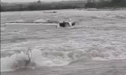 बहाव से निकल रही रोडवेज बस पानी में बही- ड्राइवर हुआ लापता