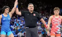 ओलंपिक से बाहर होते ही विनेश की तबीयत बिगड़ी- अस्पताल में कराई भर्ती ओलंपिक से बाहर होते ही विनेश की तबीयत बिगड़ी- अस्पताल में कराई भर्ती