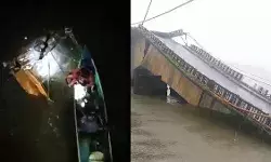 कारवार में पुराना काली पुल ढहने से लॉरी नदी में गिरी