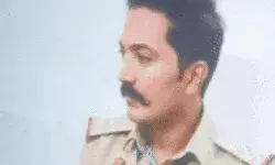 साथियों के साथ लड़की से जबरदस्ती और कैब लूटने वाला दरोगा गिरफ्तार