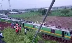 फिर हुआ रेल हादसा- ट्रैक छोड़ खेत में दौडी मालगाड़ी- कई ट्रेनों पर असर