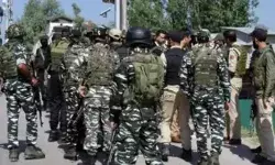 आतंकियों की करतूत पर फेरा पानी- ब्लास्ट से पहले ही IED बरामद आतंकियों की करतूत पर फेरा पानी- ब्लास्ट से पहले ही IED बरामद