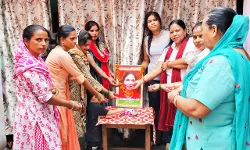 जयंती पर फूलन देवी को याद कर सपाईयों ने दी भावपूर्ण श्रद्धांजलि और... जयंती पर फूलन देवी को याद कर सपाईयों ने दी भावपूर्ण श्रद्धांजलि और...