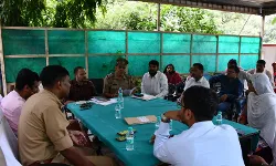 डीएम SSP ने सुनी समस्याएं- समाधान के लिए अफसरों को.... डीएम SSP ने सुनी समस्याएं- समाधान के लिए अफसरों को....