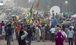 किसानों से बोला SC- हाईवे पार्किंग के लिए नहीं- शंभू बॉर्डर से हटाएं.. किसानों से बोला SC- हाईवे पार्किंग के लिए नहीं- शंभू बॉर्डर से हटाएं..