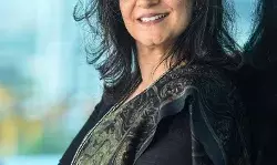 सेबी चीफ पर हिंडेनबर्ग का जवाबी हमला - माधबी का बयान उनकी स्वीकारोक्ति सेबी चीफ पर हिंडेनबर्ग का जवाबी हमला - माधबी का बयान उनकी स्वीकारोक्ति