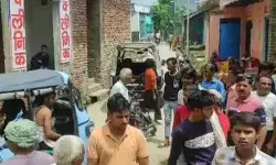 स्टूडेंट से बेड टच करने को लेकर हंगामा- टीचर सस्पेंड- रिपोर्ट हुई दर्ज स्टूडेंट से बेड टच करने को लेकर हंगामा- टीचर सस्पेंड- रिपोर्ट हुई दर्ज