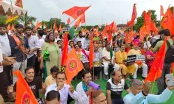 बंगलादेश में हिंदुओं पर अत्याचार के विरोध में जन आक्रोश रैली- बाजार... बंगलादेश में हिंदुओं पर अत्याचार के विरोध में जन आक्रोश रैली- बाजार...