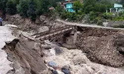 3 जनपदों में फटे बादल- चारों तरफ मची तबाही- 1 व्यक्ति की मौत, कई जख्मी 3 जनपदों में फटे बादल- चारों तरफ मची तबाही- 1 व्यक्ति की मौत, कई जख्मी