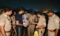 एनकाउंटर में दो बदमाशों को पैर में लगी गोली- किए चार गिरफ्तार एनकाउंटर में दो बदमाशों को पैर में लगी गोली- किए चार गिरफ्तार