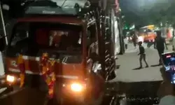 कांवड़ियों से भरी DCM बेकाबू होकर डिवाइडर पर चढ़ी- 12 कांवड़िए....