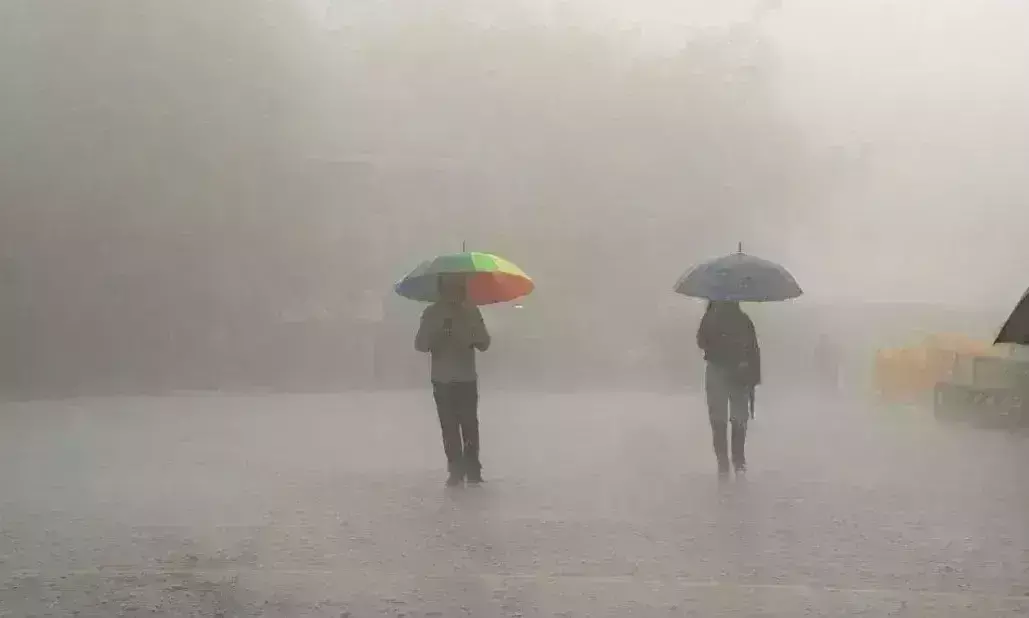 अगले 48 घंटों में भारी बारिश होने का अनुमान: मौसम विभाग अगले 48 घंटों में भारी बारिश होने का अनुमान: मौसम विभाग