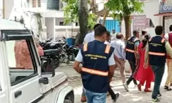 विजिलेंस टीम का छापा- रिश्वतखोर लेखपाल घूस लेता रंगे हाथ अरेस्ट विजिलेंस टीम का छापा- रिश्वतखोर लेखपाल घूस लेता रंगे हाथ अरेस्ट