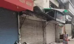 दो स्टूडेंट्स की लड़ाई से उत्पन्न हुआ तनाव- कई इलाकों के बाजार बंद