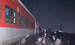 वाराणसी से अहमदाबाद के बीच चलने वाली साबरमती एक्सप्रेस कानपूर में.... वाराणसी से अहमदाबाद के बीच चलने वाली साबरमती एक्सप्रेस कानपूर में....