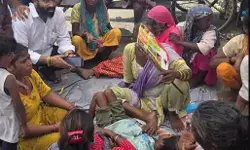 नाले में फेंककर दो साल की बच्ची का मर्डर- उठाकर भाग रहे युवक ने.... नाले में फेंककर दो साल की बच्ची का मर्डर- उठाकर भाग रहे युवक ने....