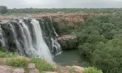 फिर फटा बादल- लैंडस्लाइड से सड़के बंद- तेज बारिश लगातार जारी फिर फटा बादल- लैंडस्लाइड से सड़के बंद- तेज बारिश लगातार जारी