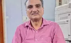 यूपी बोर्ड का जॉइंट डायरेक्टर लाखों की रिश्वत लेते गिरफ्तार- 10 लाख... यूपी बोर्ड का जॉइंट डायरेक्टर लाखों की रिश्वत लेते गिरफ्तार- 10 लाख...