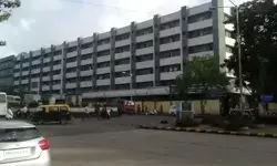 अब सायन हॉस्पिटल की महिला डॉक्टर पर हमला- नशे में धुत्त आरोपी फरार अब सायन हॉस्पिटल की महिला डॉक्टर पर हमला- नशे में धुत्त आरोपी फरार