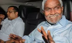 राजधानी आ रहे चंपाई सोरेन- JMM की सांसें हलक में अटकी राजधानी आ रहे चंपाई सोरेन- JMM की सांसें हलक में अटकी