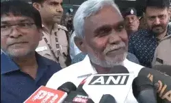 चंपाई सोरेन ने BJP के अरमानों पर फेरा पानी- बोले अभी जहां हूं वहीं... चंपाई सोरेन ने BJP के अरमानों पर फेरा पानी- बोले अभी जहां हूं वहीं...