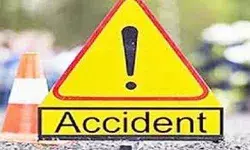 कार-ट्रक की टक्कर में इतने लोगों की हुई मौत- अन्य गंभीर रूप से घायल