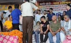 रोड शो के बाद गांव पहुंची विनेश फोगाट की बिगड़ी तबीयत- सन्यास वापसी... रोड शो के बाद गांव पहुंची विनेश फोगाट की बिगड़ी तबीयत- सन्यास वापसी...