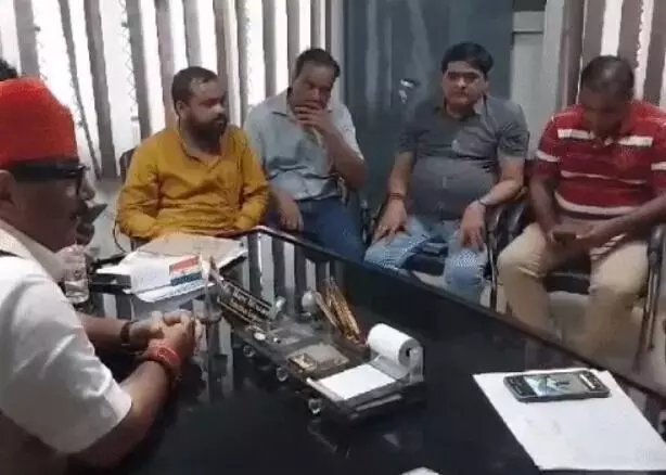 BJP विधायक की अफसर को वार्निंग- बना दूंगा मुर्गा, पहनाऊंगा जूते की माला
