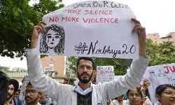 हड़ताल पर बैठे डॉक्टर का ऐलान- अब सड़क पर ही चलाएंगे ओपीडी