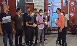 16 लाख में दूसरे की जगह परीक्षा देने आया मुन्ना भाई गिरफ्तार 16 लाख में दूसरे की जगह परीक्षा देने आया मुन्ना भाई गिरफ्तार