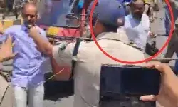 भारत बंद में भारी मिस्टेक-लाठी चार्ज कर रही पुलिस ने SDM को भी लठियाया भारत बंद में भारी मिस्टेक-लाठी चार्ज कर रही पुलिस ने SDM को भी लठियाया