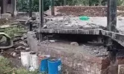 भरभराकर गिरी निर्माणाधीन फार्म हाउस की छत-मलबे में 6 मजदूर दबे भरभराकर गिरी निर्माणाधीन फार्म हाउस की छत-मलबे में 6 मजदूर दबे