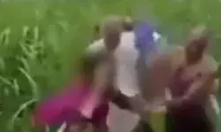 गन्ने के खेत के भीतर महिला से मजे लूट रहा बुजुर्ग रंगे हाथ पकड़ा गन्ने के खेत के भीतर महिला से मजे लूट रहा बुजुर्ग रंगे हाथ पकड़ा