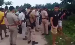 गैंगरेप का मुख्य आरोपी तफजुल इस्लाम पुलिस गिरफ्त से भागा- तालाब में.. गैंगरेप का मुख्य आरोपी तफजुल इस्लाम पुलिस गिरफ्त से भागा- तालाब में..