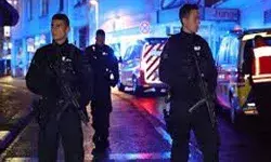 चाकू से किए गए हमले में तीन लोगों की हुई मौत, अन्य लोग हुए घायल चाकू से किए गए हमले में तीन लोगों की हुई मौत, अन्य लोग हुए घायल