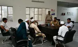 नवनिर्मित थाने में पहला समाधान दिवस- डीएम SSP ने समस्याएं सुन... नवनिर्मित थाने में पहला समाधान दिवस- डीएम SSP ने समस्याएं सुन...