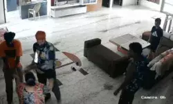 घर में घुसे बदमाशों ने NRI पर बरसाई गोलियां- हालत गंभीर- इलाके में.... घर में घुसे बदमाशों ने NRI पर बरसाई गोलियां- हालत गंभीर- इलाके में....