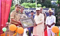 यूपी के 20 जेल वार्डर की पासिंग आउट परेड़ हुई सम्पन्न- दिलाई... यूपी के 20 जेल वार्डर की पासिंग आउट परेड़ हुई सम्पन्न- दिलाई...