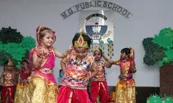 एम.जी. पब्लिक स्कूल में हर्षोल्लास से मनाया गया जन्माष्टमी पर्व एम.जी. पब्लिक स्कूल में हर्षोल्लास से मनाया गया जन्माष्टमी पर्व