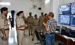 UP पुलिस कांस्टेबल परीक्षा- एडीजी ने परीक्षा केंद्रों का निरीक्षण कर.. UP पुलिस कांस्टेबल परीक्षा- एडीजी ने परीक्षा केंद्रों का निरीक्षण कर..