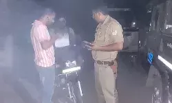 रात में रास्ता भटके परीक्षार्थियों के लिये संकट मोचक बनी मुजफ्फरनगर पुलिस रात में रास्ता भटके परीक्षार्थियों के लिये संकट मोचक बनी मुजफ्फरनगर पुलिस