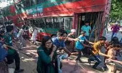 अंसार के सदस्यों और छात्रों के बीच झड़प- इतने लोग हुए घायल अंसार के सदस्यों और छात्रों के बीच झड़प- इतने लोग हुए घायल