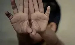 बोर्डिंग स्कूल में 12 साल के स्टूडेंट से कुकर्म- गैर समुदाय के लड़के.. बोर्डिंग स्कूल में 12 साल के स्टूडेंट से कुकर्म- गैर समुदाय के लड़के..