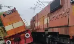 अब यहां हुआ रेल हादसा- टक्कर के बाद ट्रैक से उतरी मालगाड़ी और इंजन