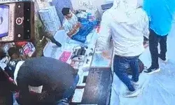 ज्वेलरी शॉप पर दिनदहाड़े बदमाशों का धावा- 2 बैगों में भर ले गए ज्वेलरी ज्वेलरी शॉप पर दिनदहाड़े बदमाशों का धावा- 2 बैगों में भर ले गए ज्वेलरी