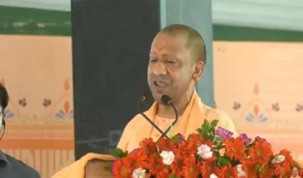 CM योगी ने बोला हमला- समजावादी पार्टी की टोपी लाल, कारनामे काले