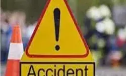 हाईवे पर हादसा- बैल को बचाने के चक्कर में हरिद्वार जा रही बस पलटी हाईवे पर हादसा- बैल को बचाने के चक्कर में हरिद्वार जा रही बस पलटी