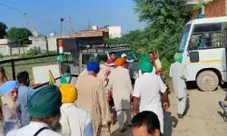 भाकियू महिला नेता के घर NIA की रेड से भड़के किसानों ने लगाया जाम भाकियू महिला नेता के घर NIA की रेड से भड़के किसानों ने लगाया जाम